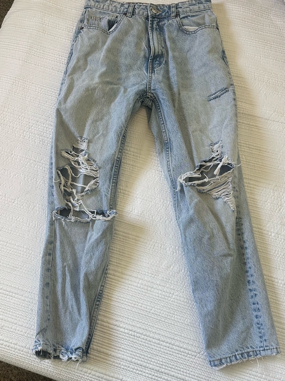 Zara Light Wash Distressed Ripped Jeans size 6